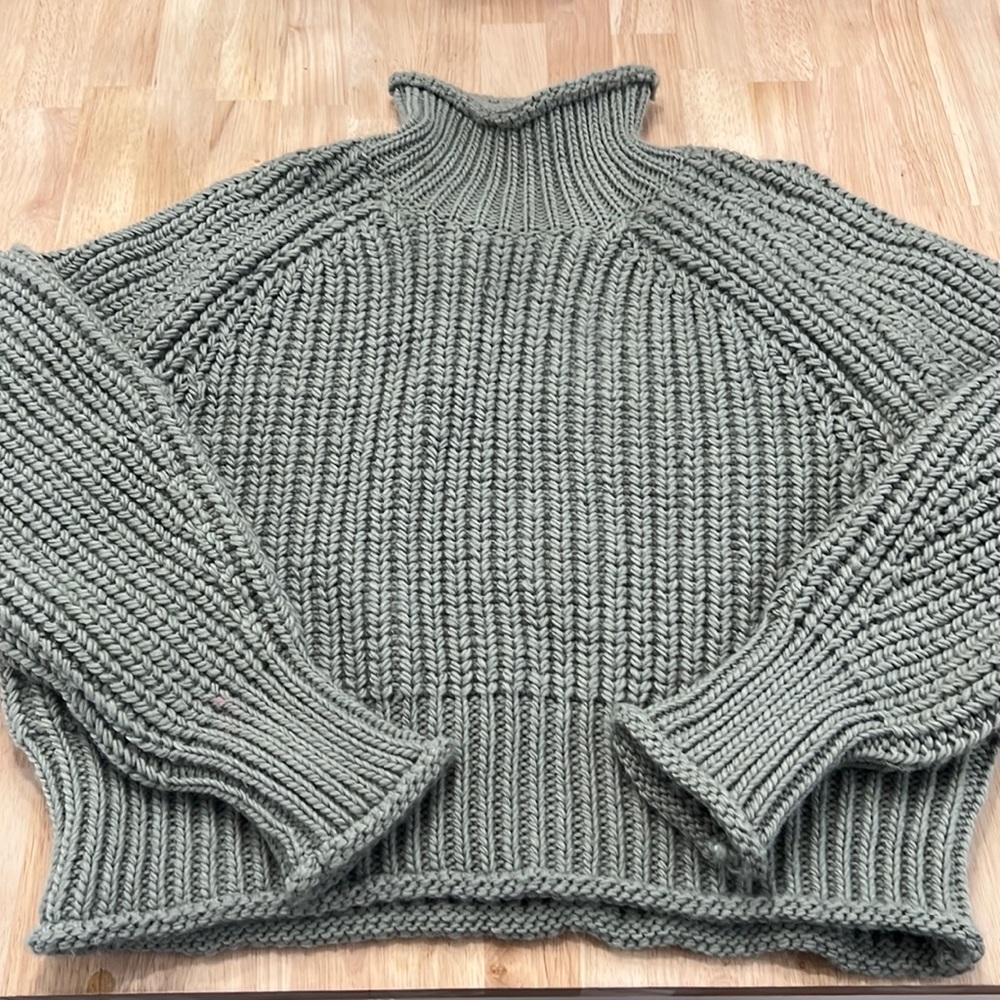 H&M sweater - Size: L